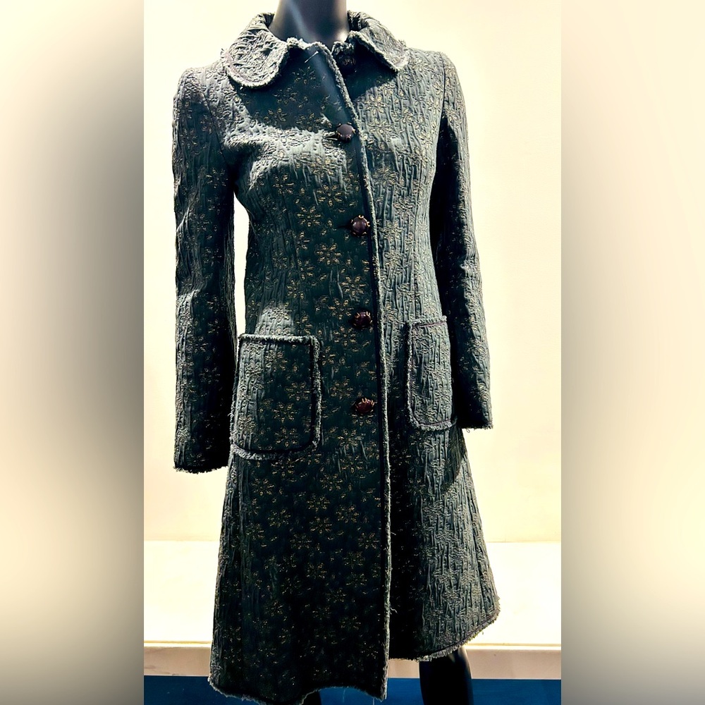 New without tags vintage Moschino adorable pretty coat. Blue with silver